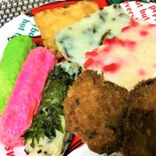 左側の色つきは中にチーズが入っています。