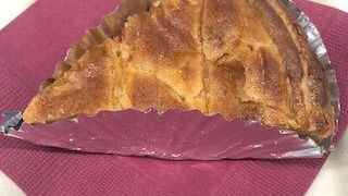 ずっしり、りんごがいっぱいのパイ