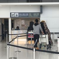 グローバルWiFi (新千歳空港 国際線3階出発ロビー)