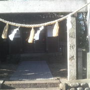 鳴海駅前の小さな神社です