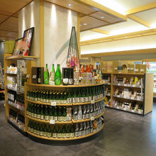 愛知の地酒の品揃えも楽しいですし…