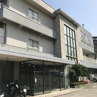 外観は高度成長期を具現している鉄筋コンクリート！な感じ