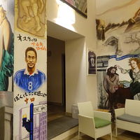 フロントに　中田選手の似顔絵？