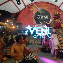 １９：３９からバリ舞踏などが無料で見られた