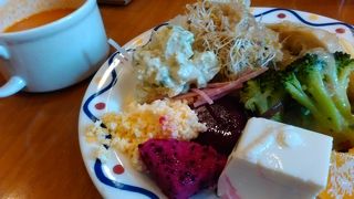 ランチ時　予約可　平日でも大盛況　シズラー　