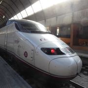 スペインの主要都市間移動で便利な高速鉄道システムAVE