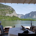湖に面したレストランが素敵です。