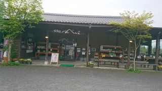 店外に動物が飼われているお店