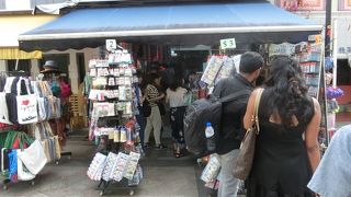 アラブ街だと聞かないと分からない土産物がありますね