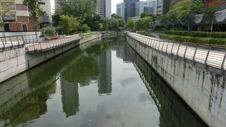 カラン川の支流の Rochor Canal ロチョー川を渡りました
