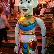 入り口にある人形