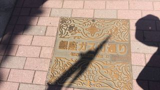 ４灯のガス灯が設置されています