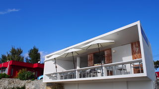 目の前に広がる佐和田の浜