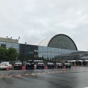 大阪港のベイエリアにあるコンベンションセンター
