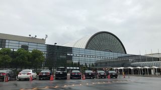 大阪港のベイエリアにあるコンベンションセンター