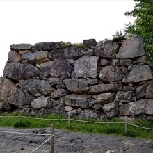 野面積み。竹田城では穴太積と言います。