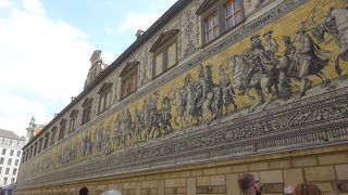 歴代君主の壁画