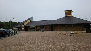 買い物も食事も。