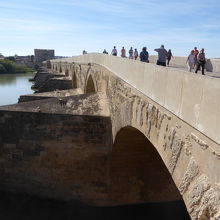 雄大な石の橋です