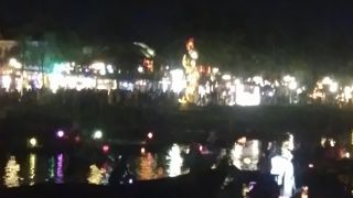 旧市街とアンホイ島を隔てる川