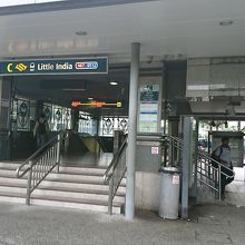 駅の入口