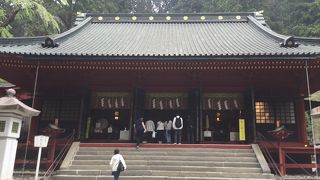 入母屋造の豪壮な佇まい