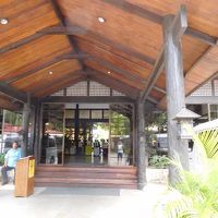 木目の優しさを生かした建物は、さすが老舗ホテルの雰囲気です