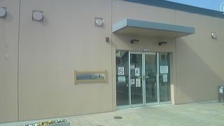 国道沿いではなく市街地にあります