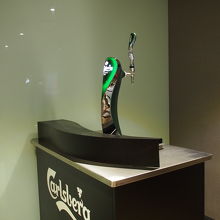 泡しか出ないビールサーバー