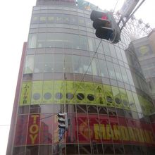 お店は観覧車でお馴染みのノルベサビル３Fにあります