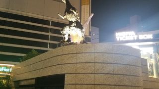 東京ミッドタウン日比谷の隣