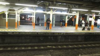 夜のJR東海道本線