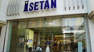 浦和の街に馴染んだお店