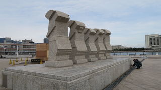 四角いモアイ？