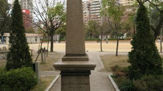 タワー型記念碑