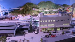 伊予西条駅をはさんで南館と北館があります。