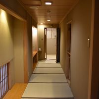 全館内畳敷き廊下で気持ち良かったです