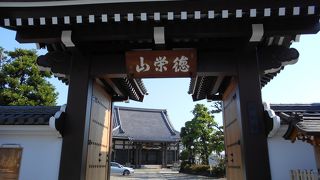 「染井霊園」のすぐ近くにある法華宗寺院