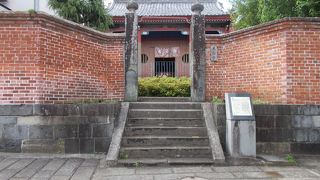 唐人屋敷跡にあります。