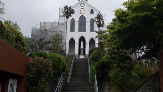 現存する日本最古の教会です。