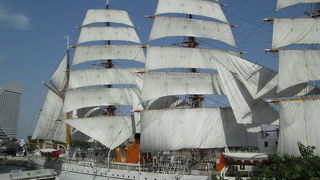 みなとみらいの優美な帆船日本丸