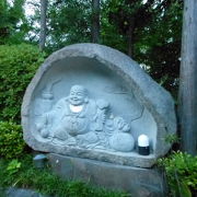 高輪と上野にあった寺院が移転合併して成立した寺
