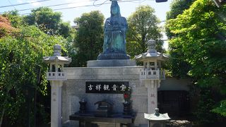 山門入ってすぐに吉祥観音堂