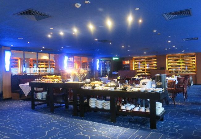 オイスター ＆ ワインバー