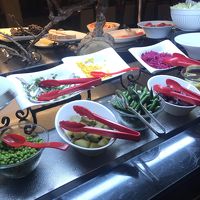 	 ビュッフェは、野菜とフルーツとヨーグルト中心でヘルシ