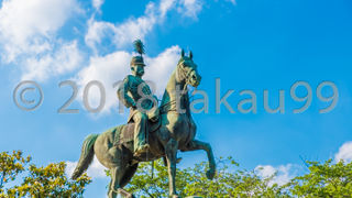 西洋風の騎馬像です。