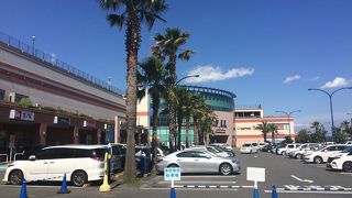 お店がたくさんあって楽しめます