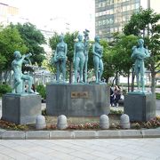 札幌駅前の像