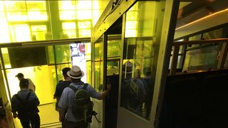 乗り場までは上り坂がきつい