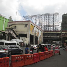 タフト アベニュー駅